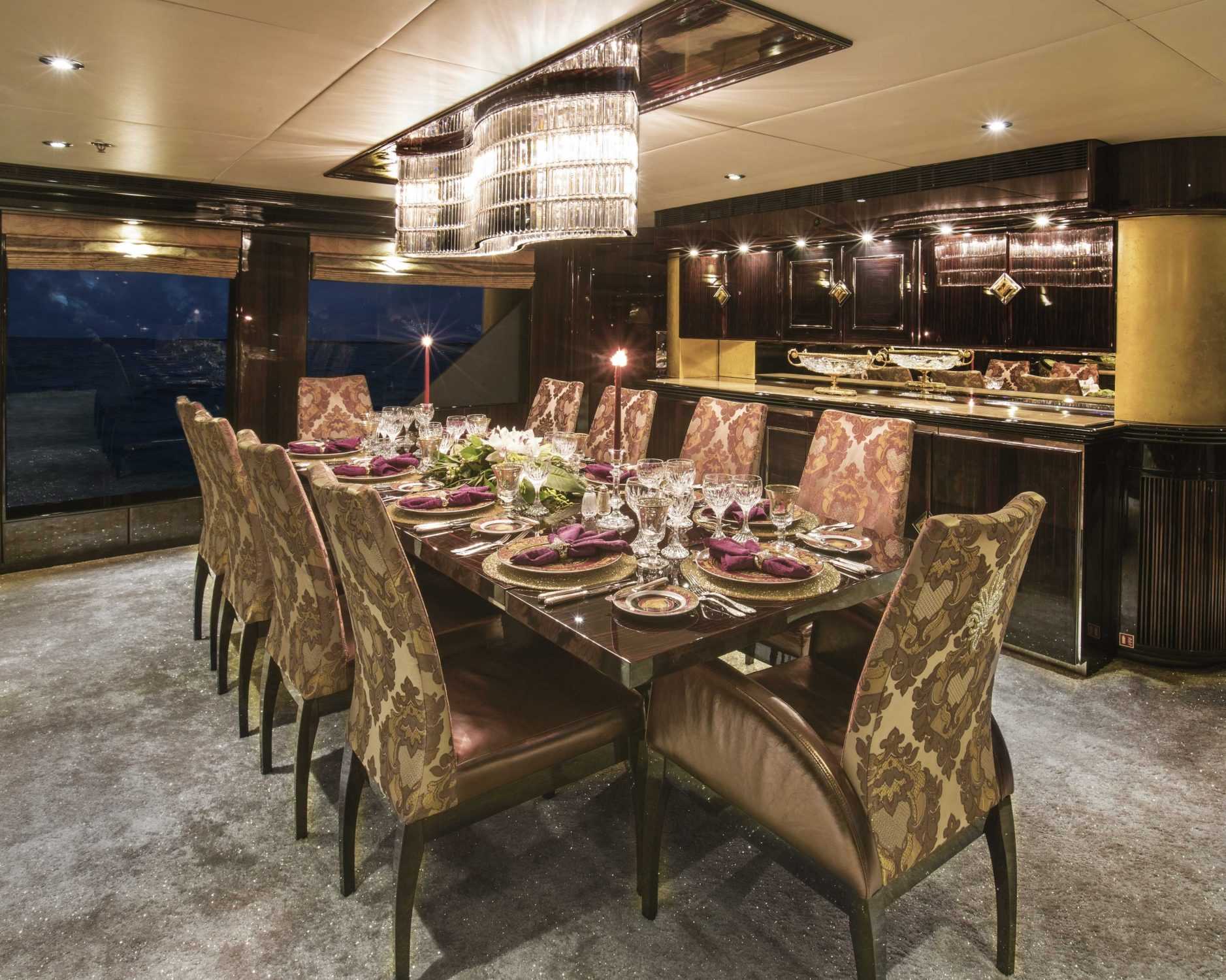 43m Yacht LADY BEE 6631 106 - Karen Lynn Interiors - Interior Design for Yacht, Aircrafts and Residential Projects