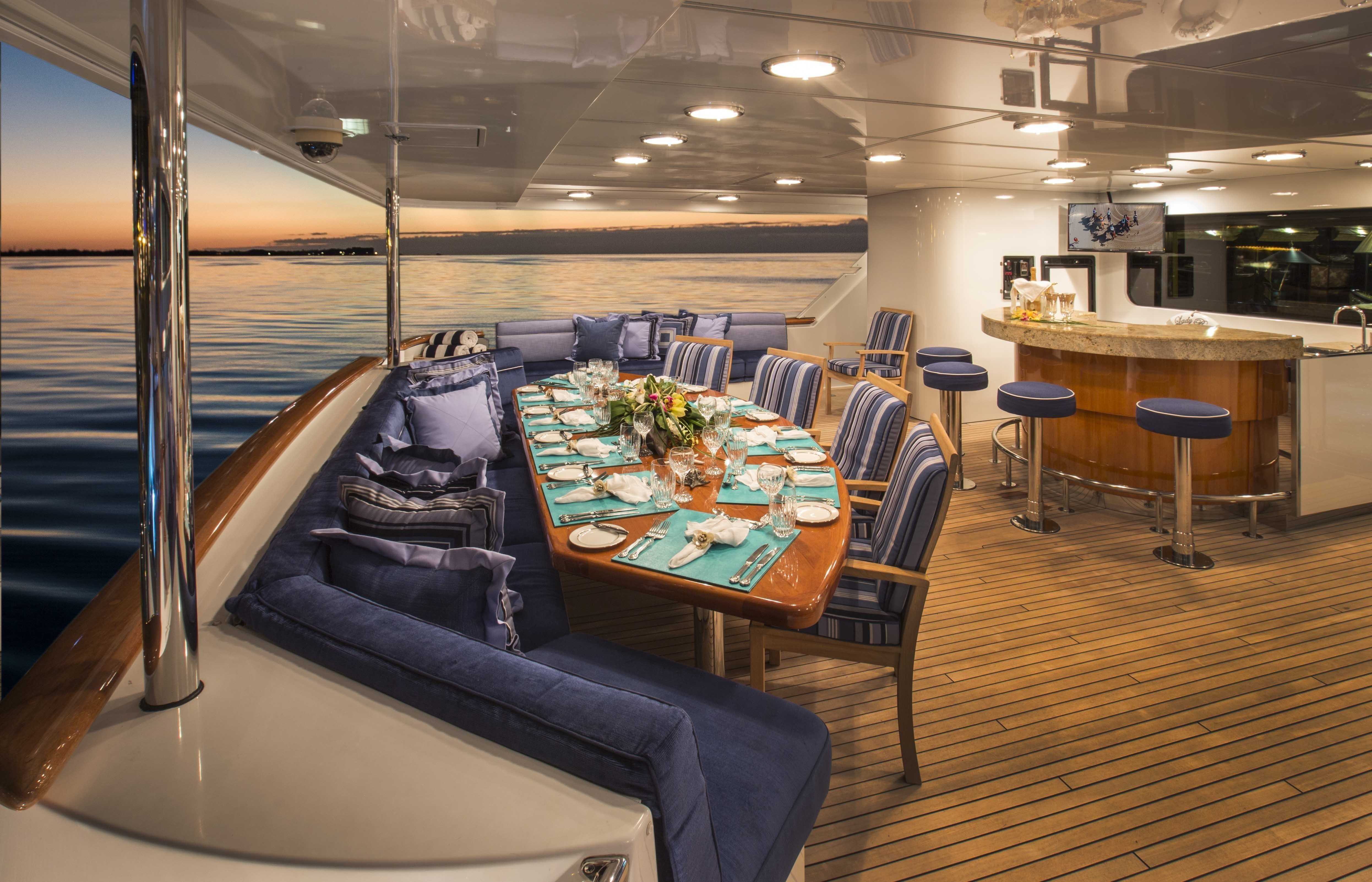 43m Yacht LADY BEE 6631 131 1 - Karen Lynn Interiors - Interior Design for Yacht, Aircrafts and Residential Projects