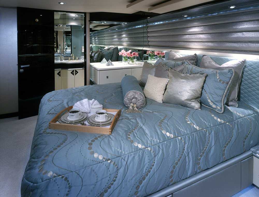 blue guest - Karen Lynn Interiors - Interior Design for Yacht, Aircrafts and Residential Projects